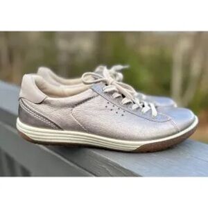 Ecco Chase II Leather Sneaker Women’s Size 39 in Moonrock Metallic
